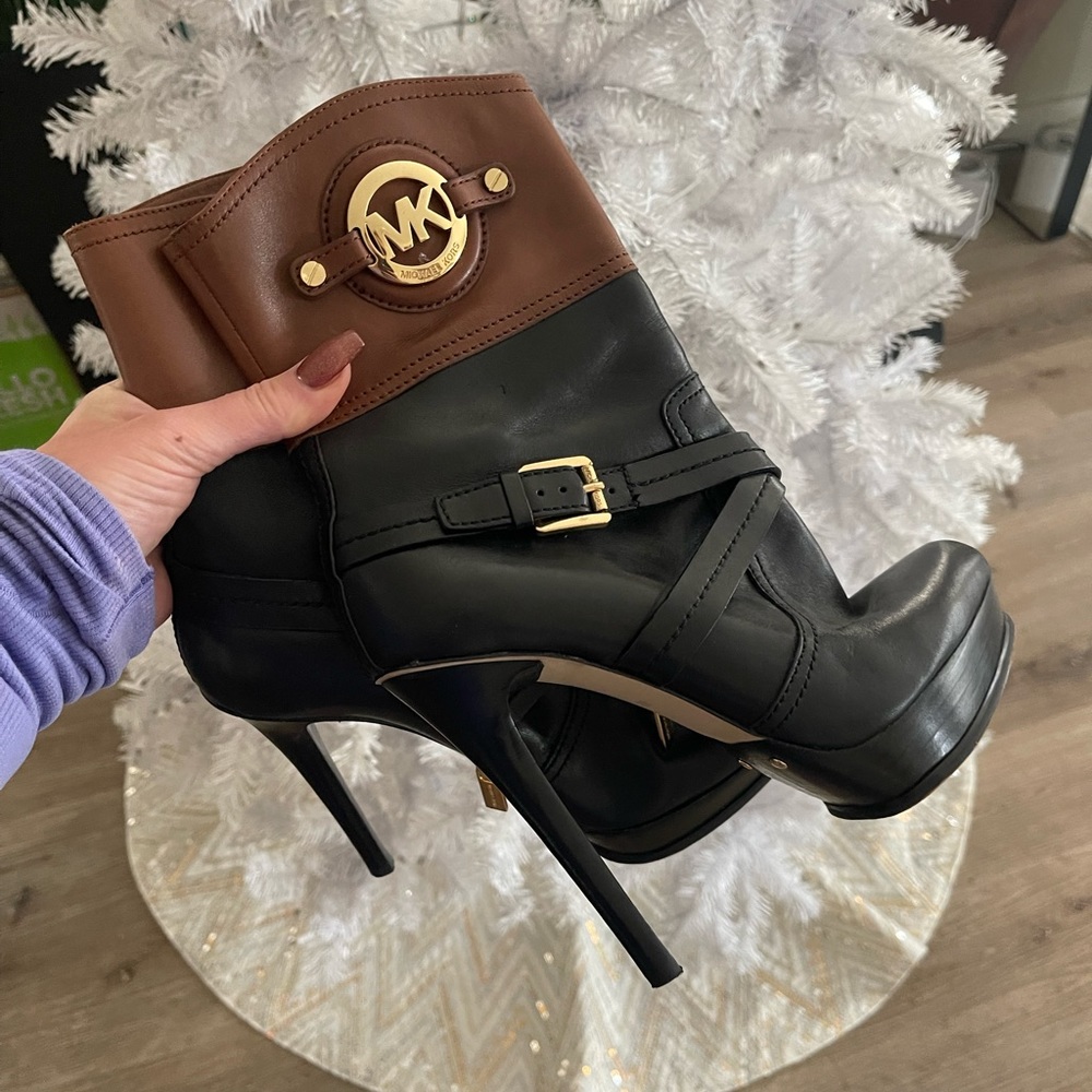 Michael Kors ‘Stockard’ Two Tone Black/Mocha Leather Platform Bootie Size 8